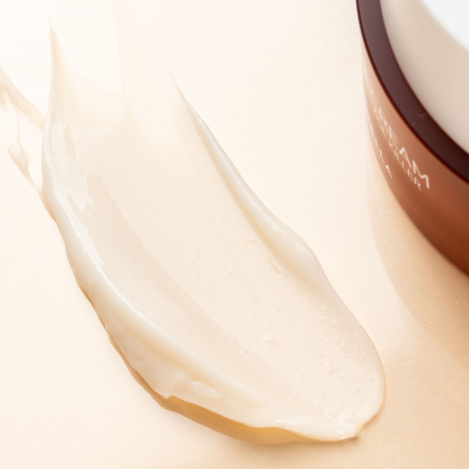 VELLA Ultimate Neck Cream